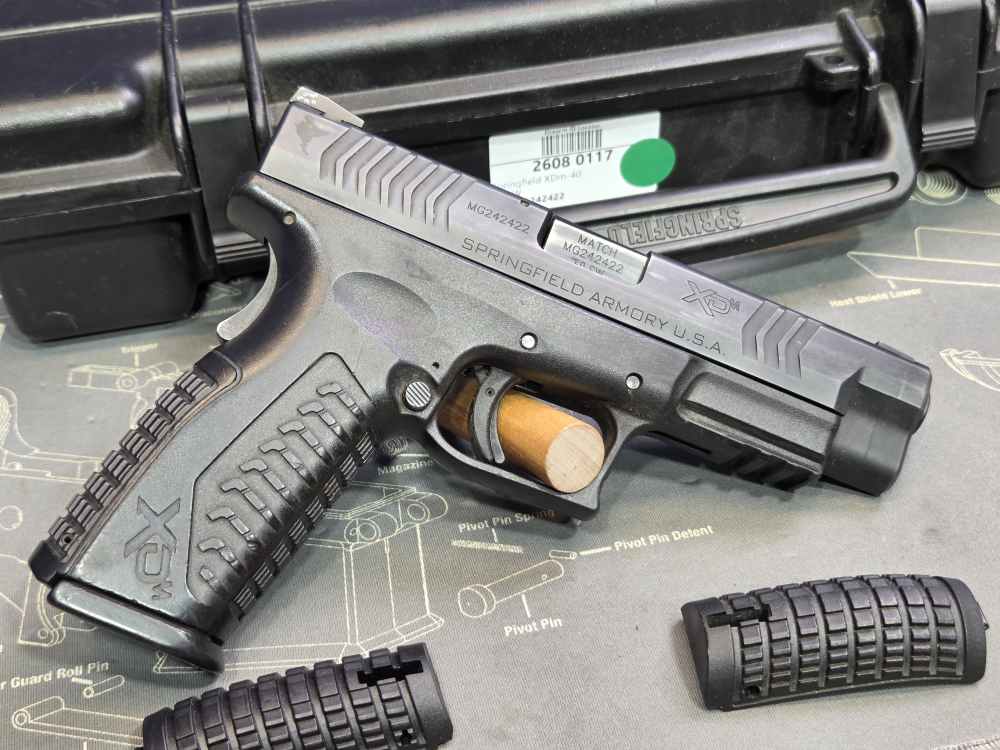 Springfield XDm-40 4.5 .40 S&W Semi-Auto Pistol LE Trade-In-img-5