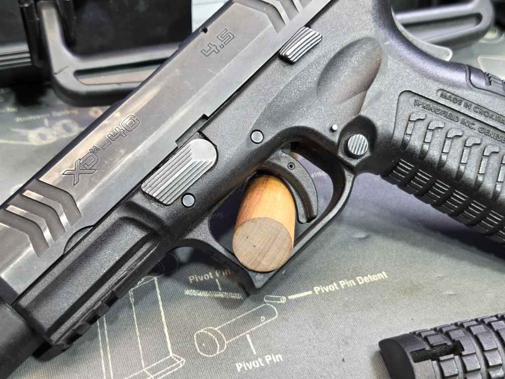 Springfield XDm-40 4.5 .40 S&W Semi-Auto Pistol LE Trade-In-img-4