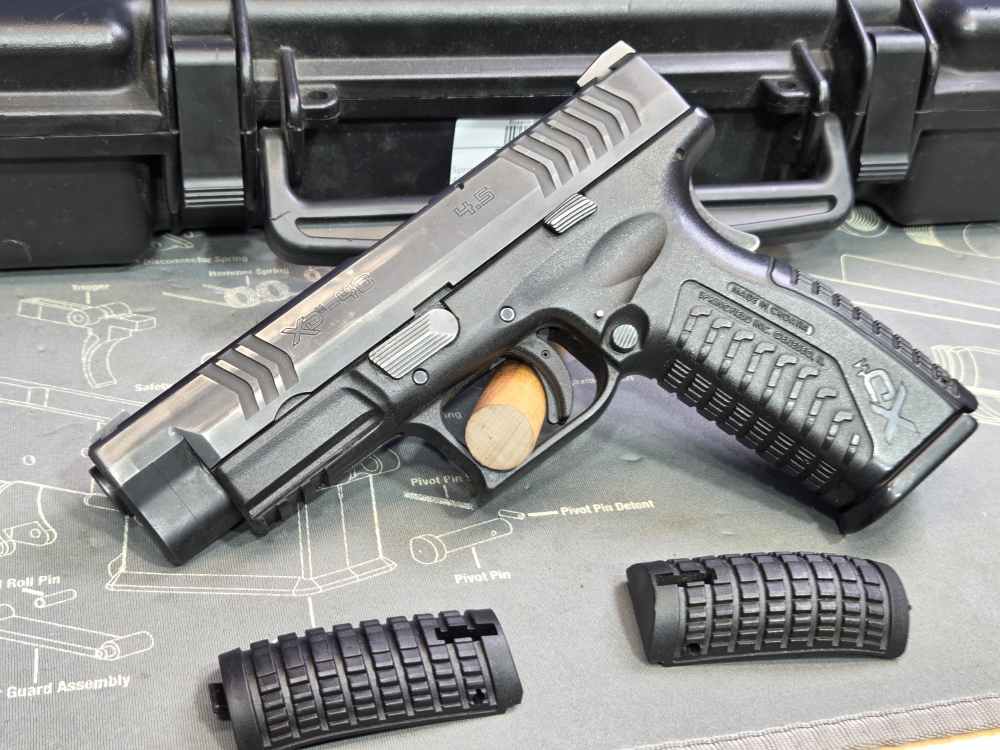Springfield XDm-40 4.5 .40 S&W Semi-Auto Pistol LE Trade-In-img-0