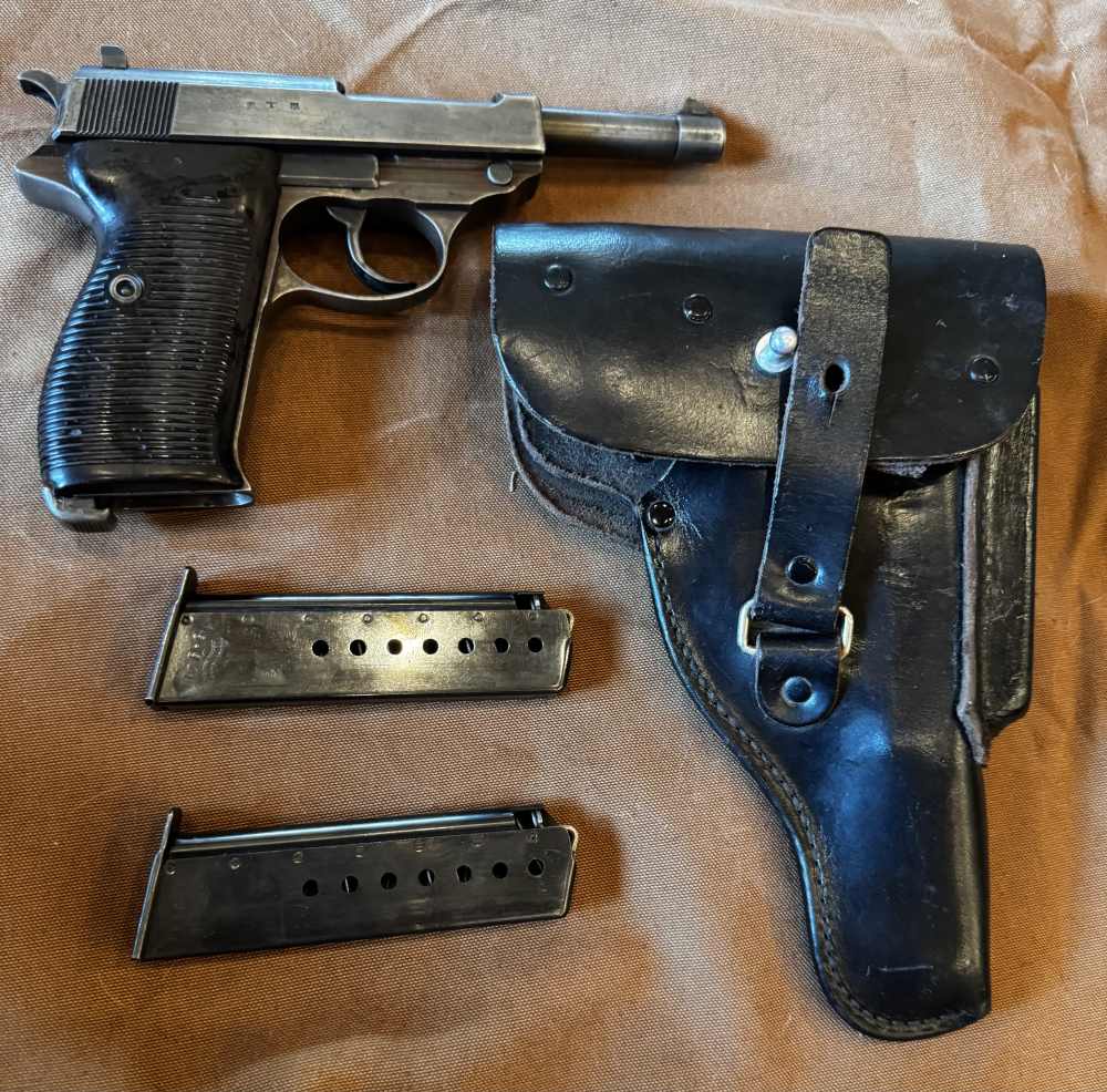All-Matching Walther P.38 ac 44 – e Block (May 1944) –  Original Finish-img-0