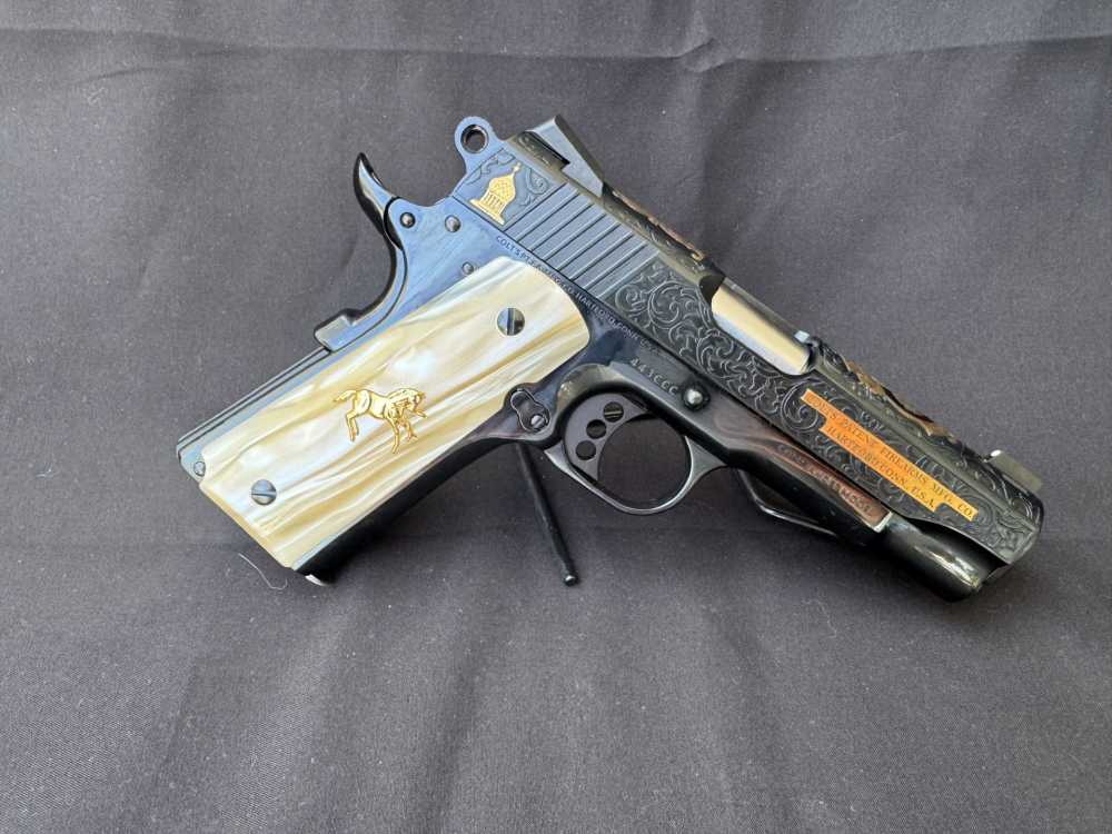 NIB Davidson's Colt Commander - Polished Blue - Gold - 1 of 500-img-0