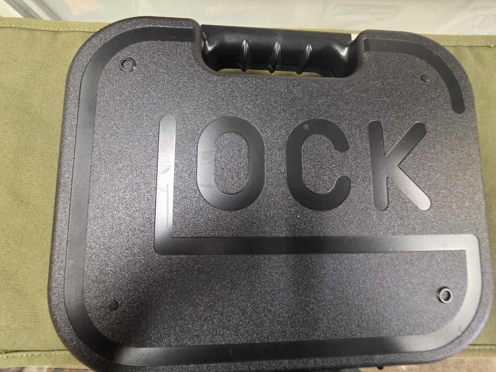 Glock 21 GEN3 .45 ACP semi auto Pistol-img-4