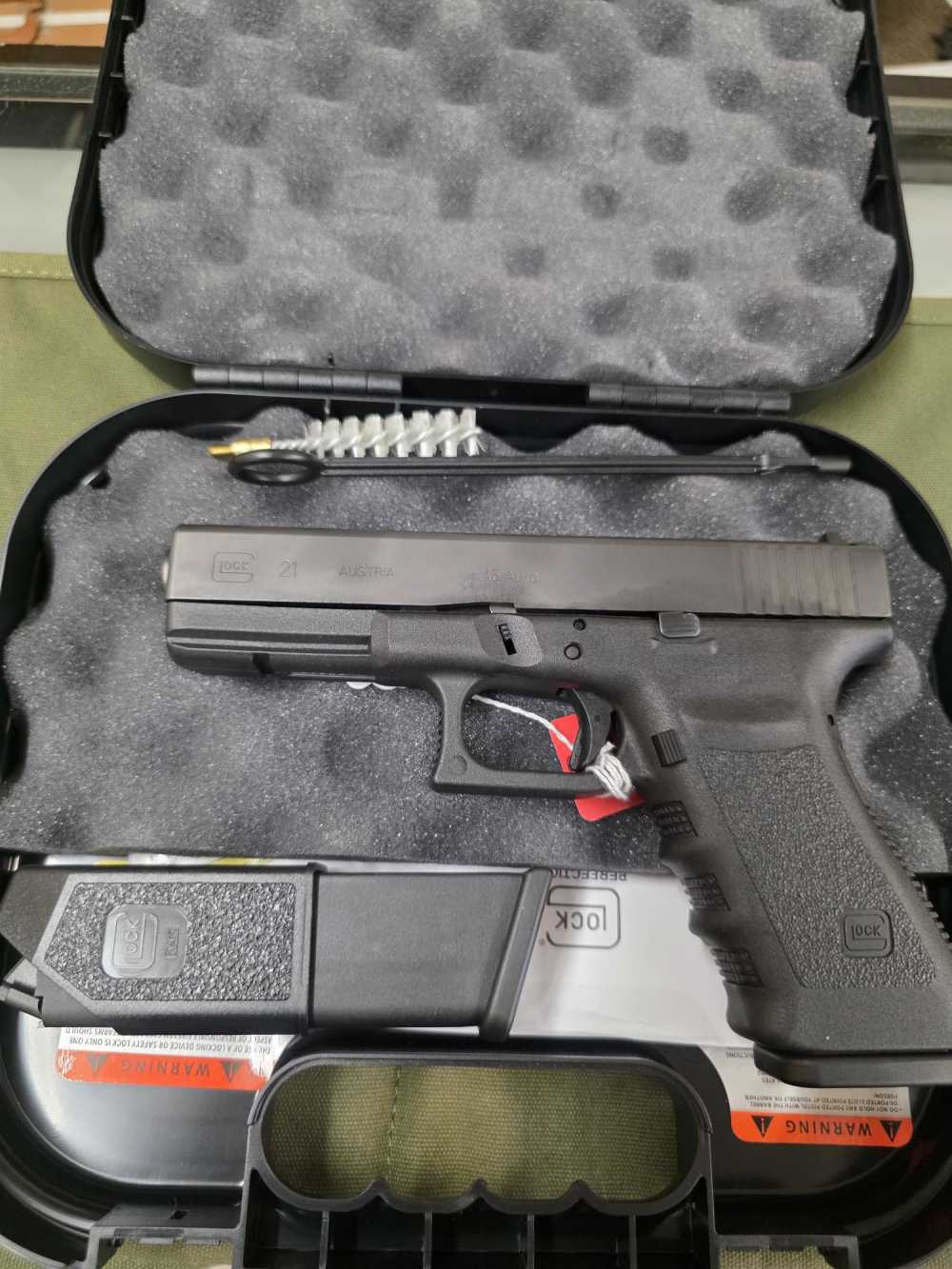 Glock 21 GEN3 .45 ACP semi auto Pistol-img-0