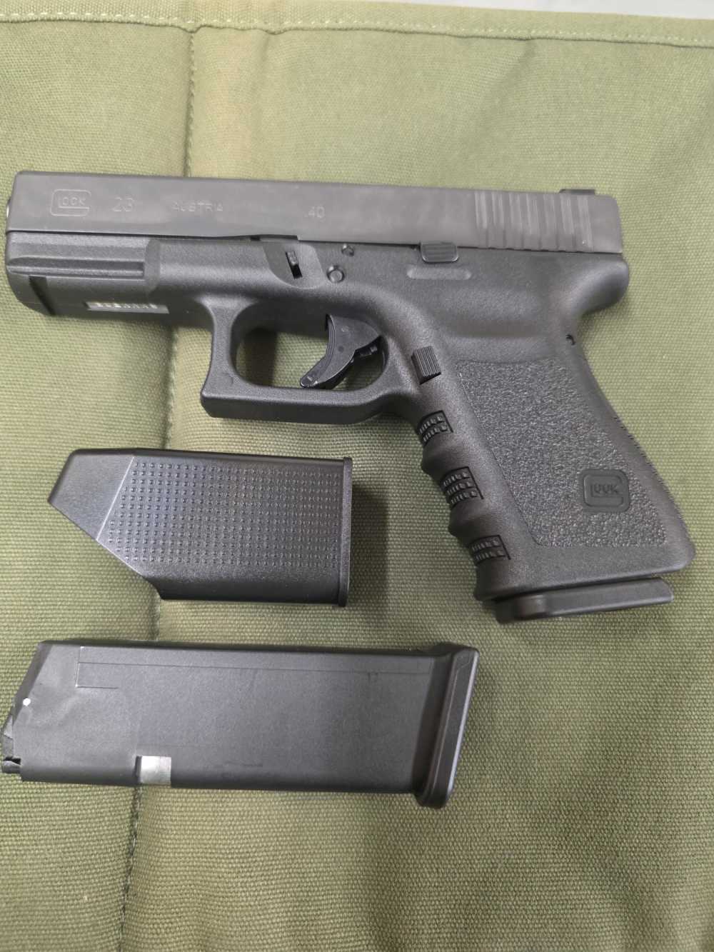 Glock 23 40 S&W Semi Auto Pistol-img-3