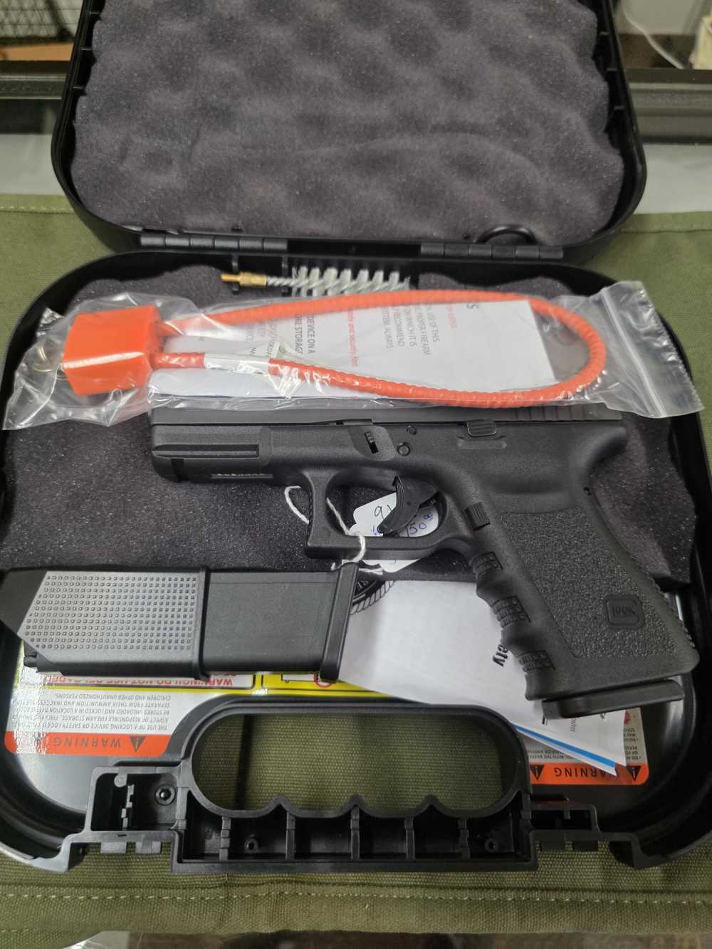 Glock 23 40 S&W Semi Auto Pistol-img-0