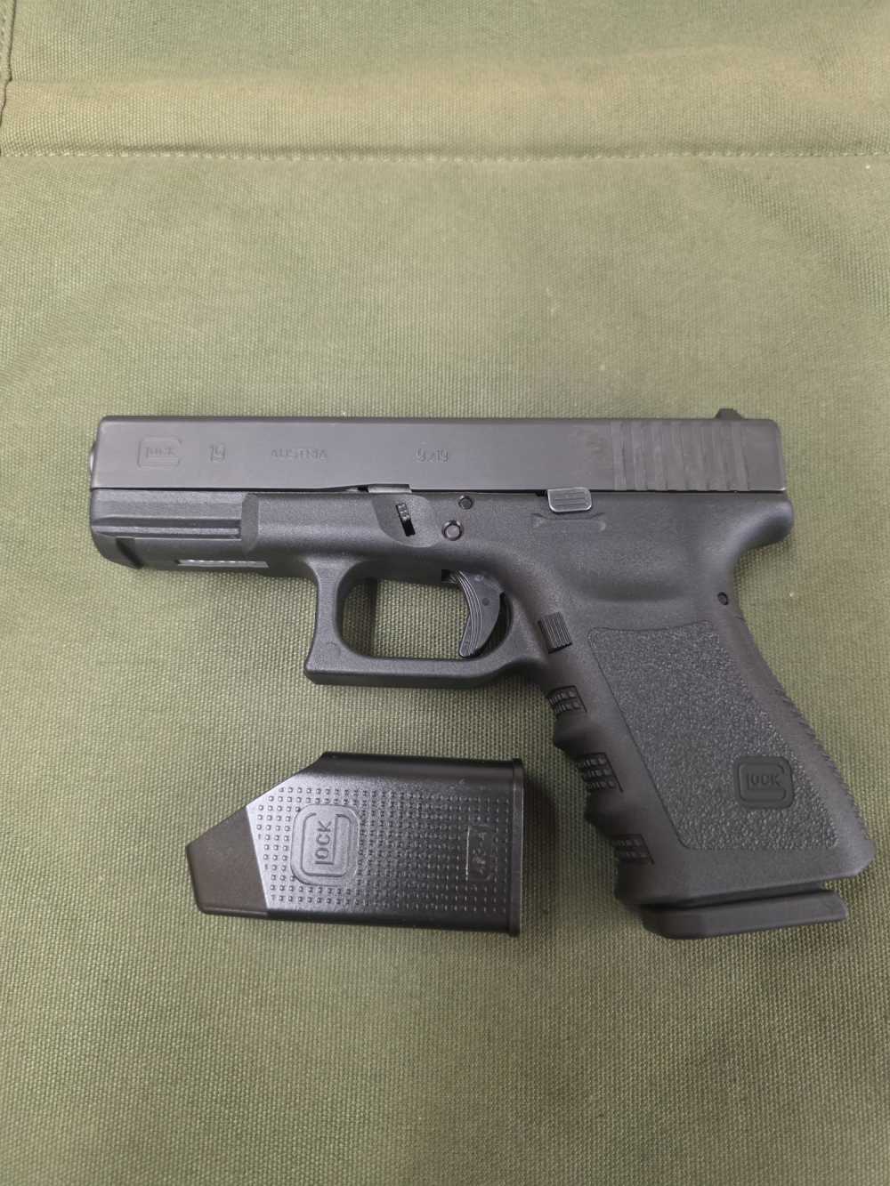 Glock 19 9mm Semi auto Pistol-img-1