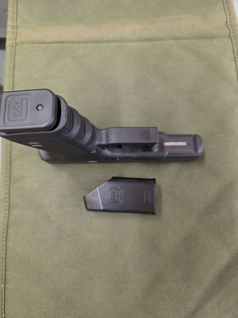 Glock 19 9mm Semi auto Pistol-img-2
