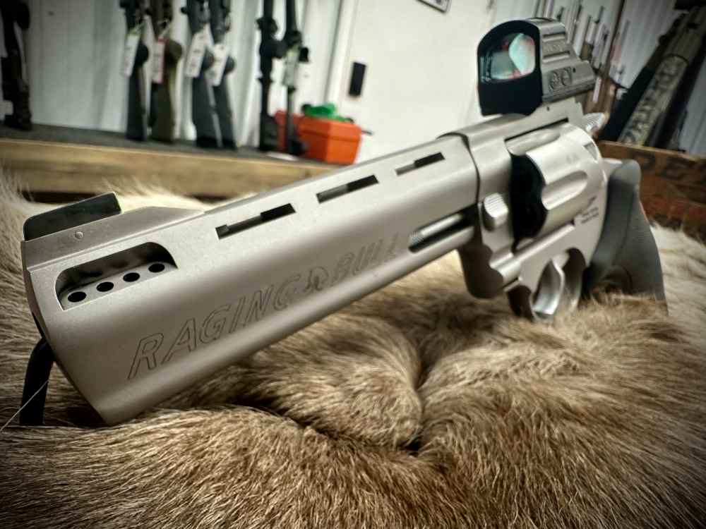 Taurus Raging Bull .44mag with Holosun HS507C X2-img-2