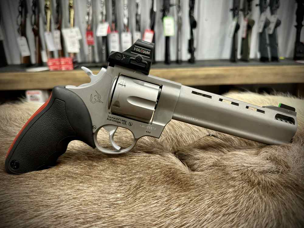 Taurus Raging Bull .44mag with Holosun HS507C X2-img-5