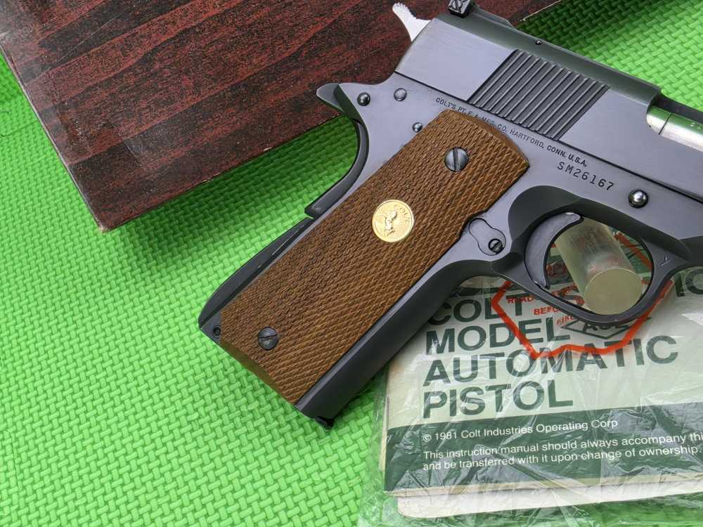 COLT SERVICE MODEL * ACE * 22 LR BORN 1980 * ROYAL BLUE SEMI-AUTOMATIC-img-11