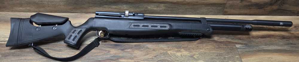Lightly Used Hatsan BT35 SL Carnivore 35 Caliber PCP Air Rifle W/Extras -img-1