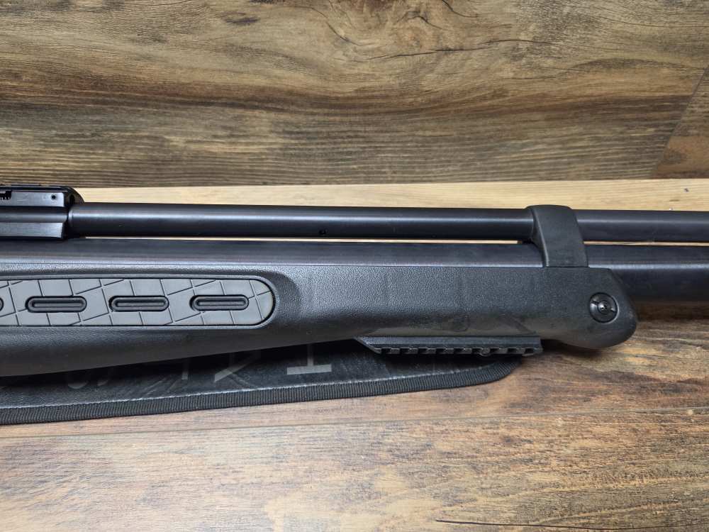 Lightly Used Hatsan BT35 SL Carnivore 35 Caliber PCP Air Rifle W/Extras -img-4