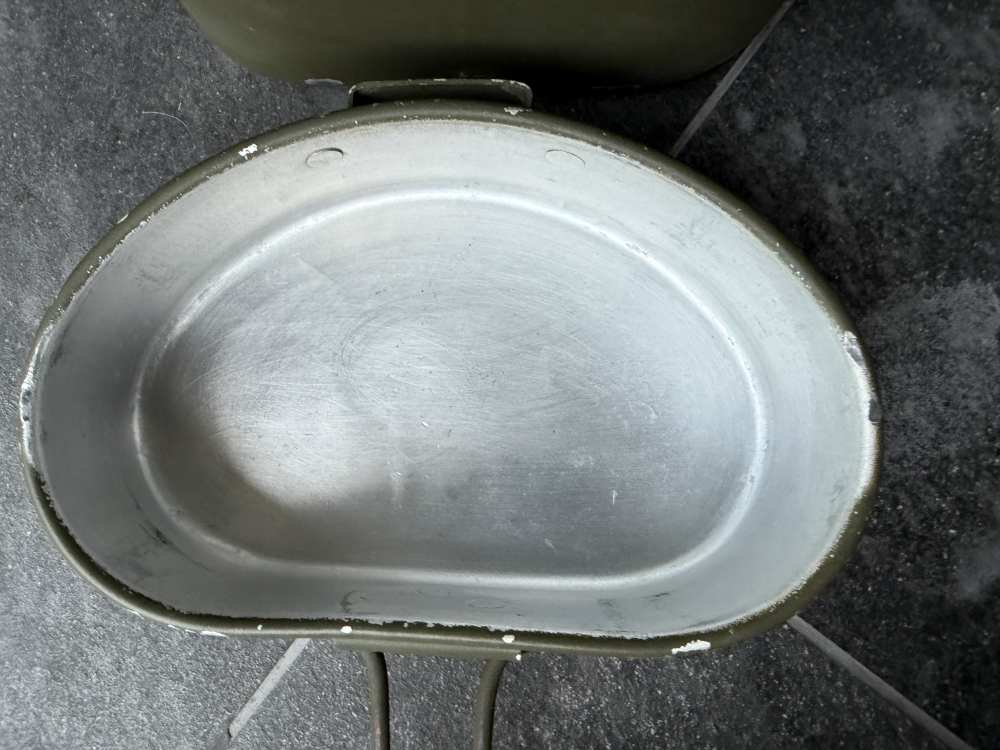 SEO Title: Vintage Post-War Aluminum Kidney Mess Kit WWII M31 Style-img-5