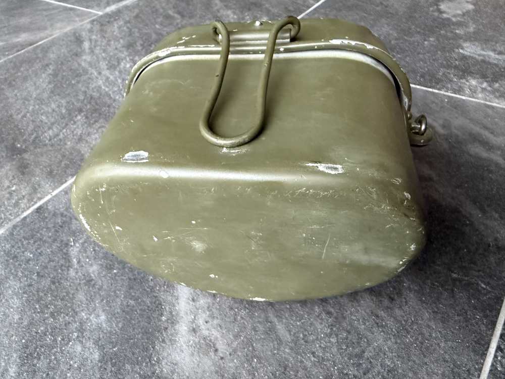 SEO Title: Vintage Post-War Aluminum Kidney Mess Kit WWII M31 Style-img-3