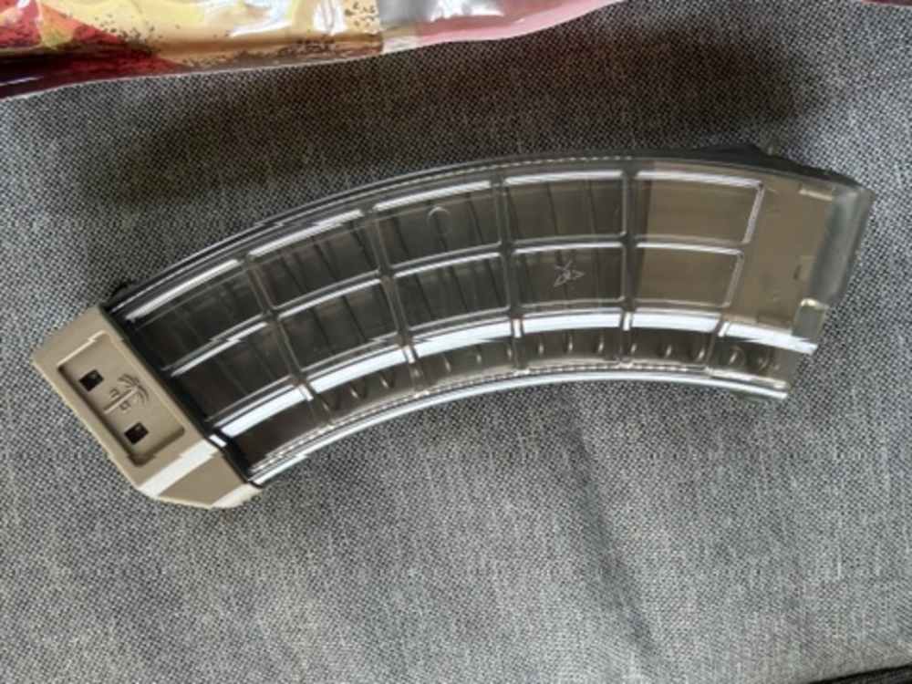 4 - Palm AK Mags Translucent 30 rd 2 FDE, 2 black -img-1