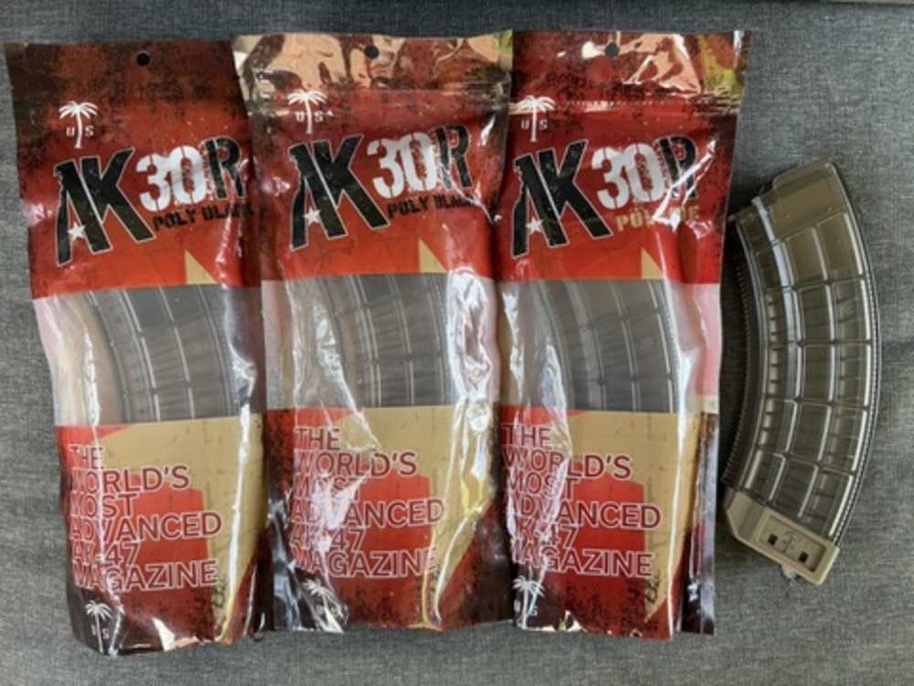 4 - Palm AK Mags Translucent 30 rd 2 FDE, 2 black -img-0
