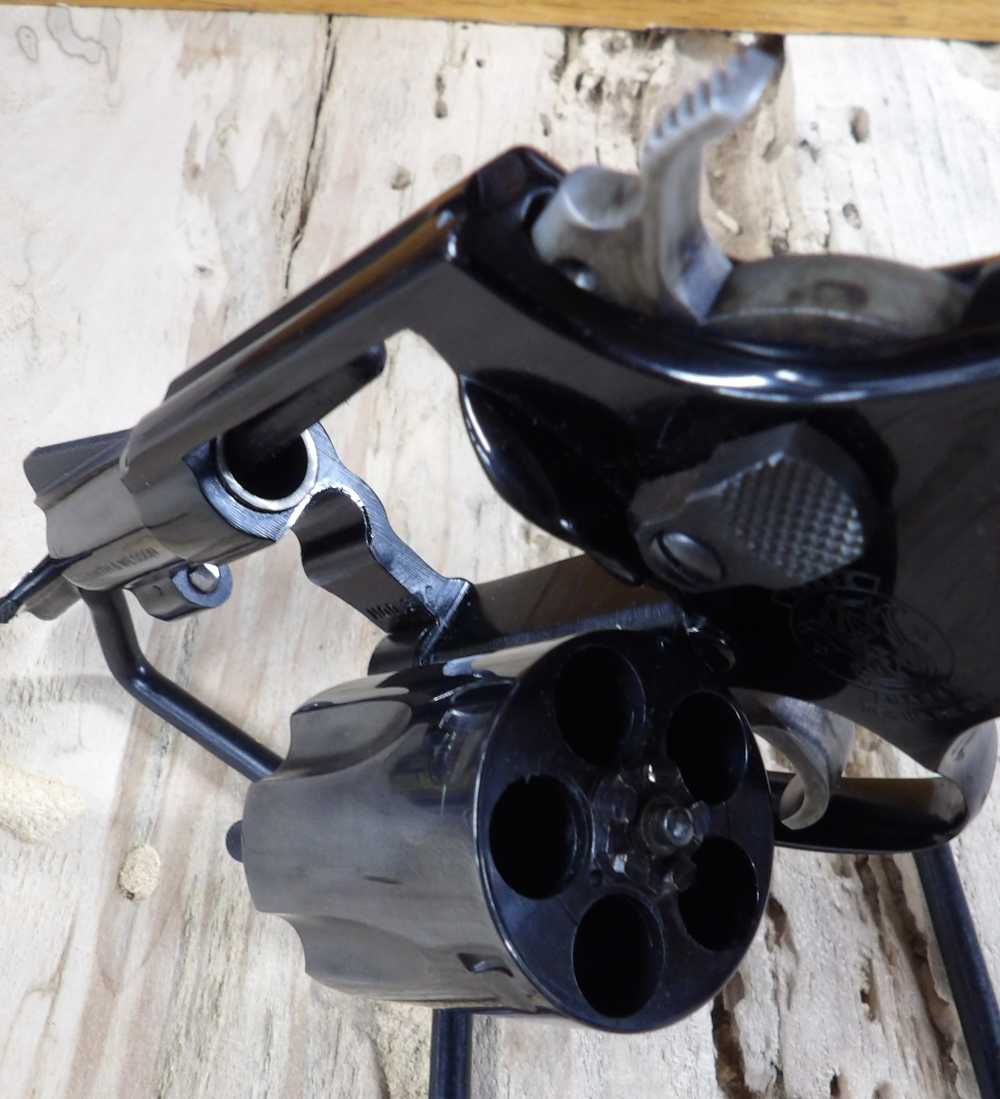 Smith and Wesson Model 37 Airweight 1980's Like New!-img-2