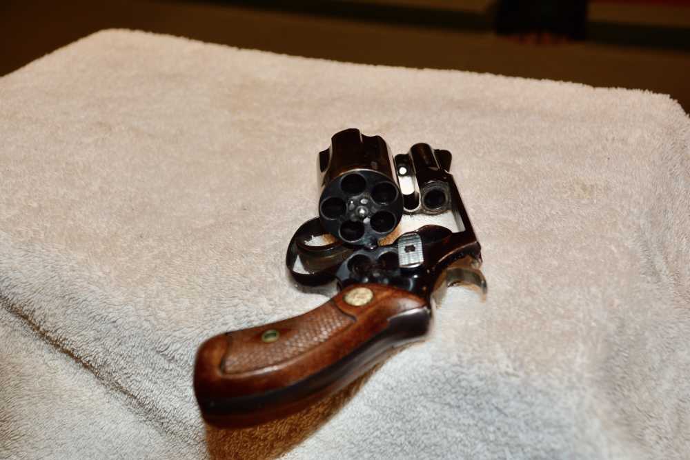S&W model 37 snubnose-img-1