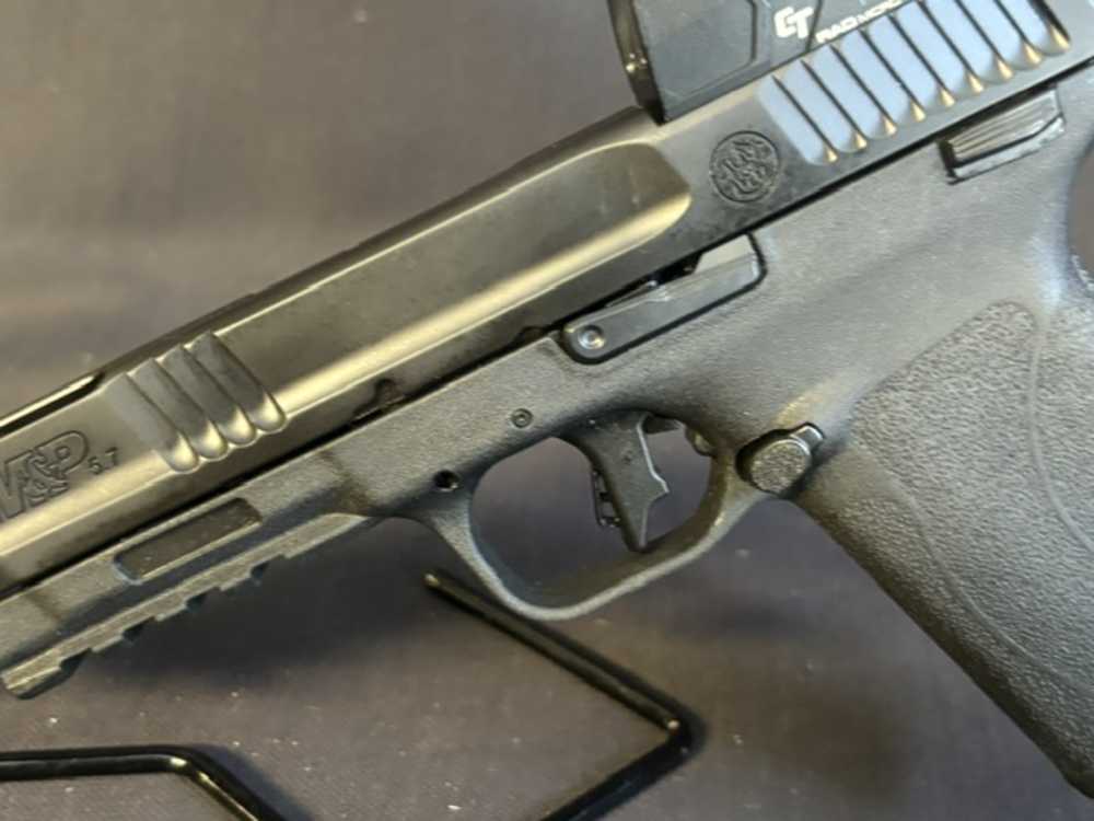 Smith and Wesson M&P5.7 Crimson Trace Green-img-4