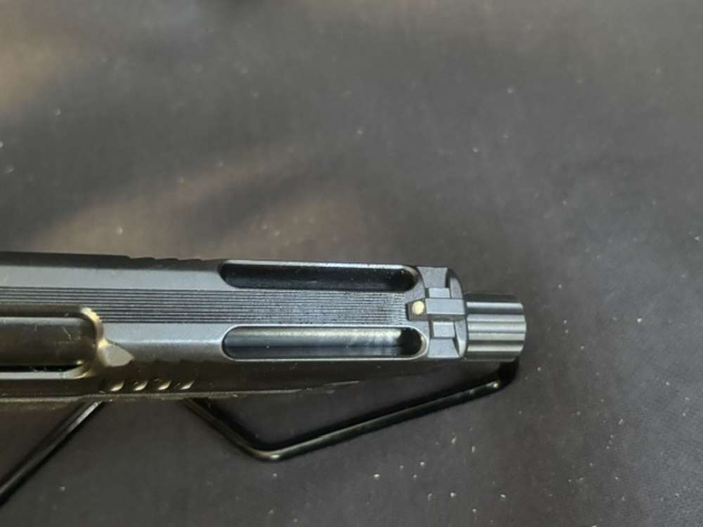 Smith and Wesson M&P5.7 Crimson Trace Green-img-12