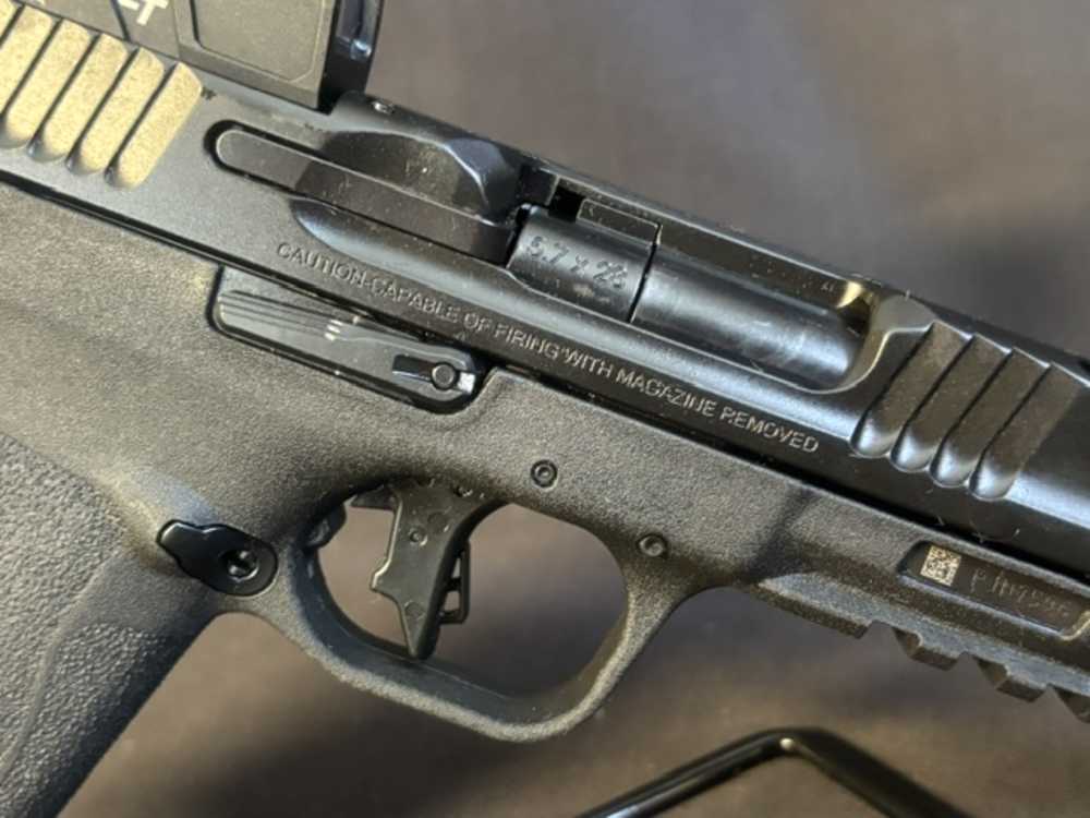 Smith and Wesson M&P5.7 Crimson Trace Green-img-10