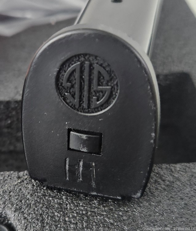 Sig Sauer P320 Carry w/ Upgrades X Grip 9mm 3.9in - Used-img-7