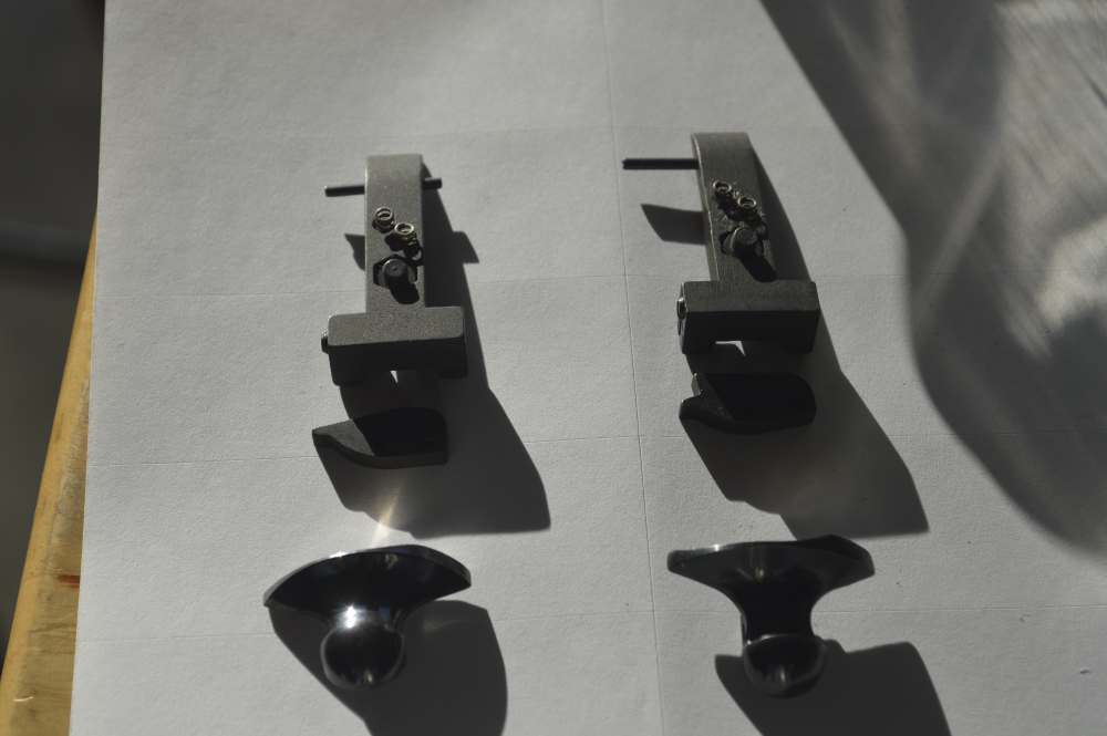 Sights Front / Rear / Latches Colt Python Revolver -img-1
