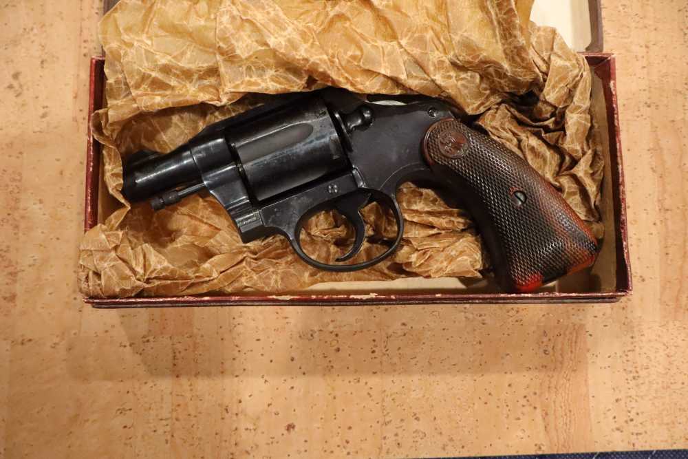 Colt Dective Special  38Spl. 1950 Like New in the Box -img-18