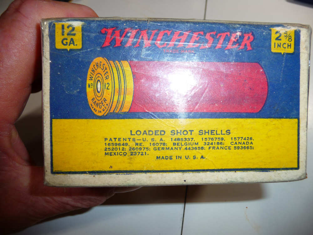 FULL 12 GA WINCHESTER RANGER DOG BOX IN 2-5/8 " NO 6 AND NICE-img-2