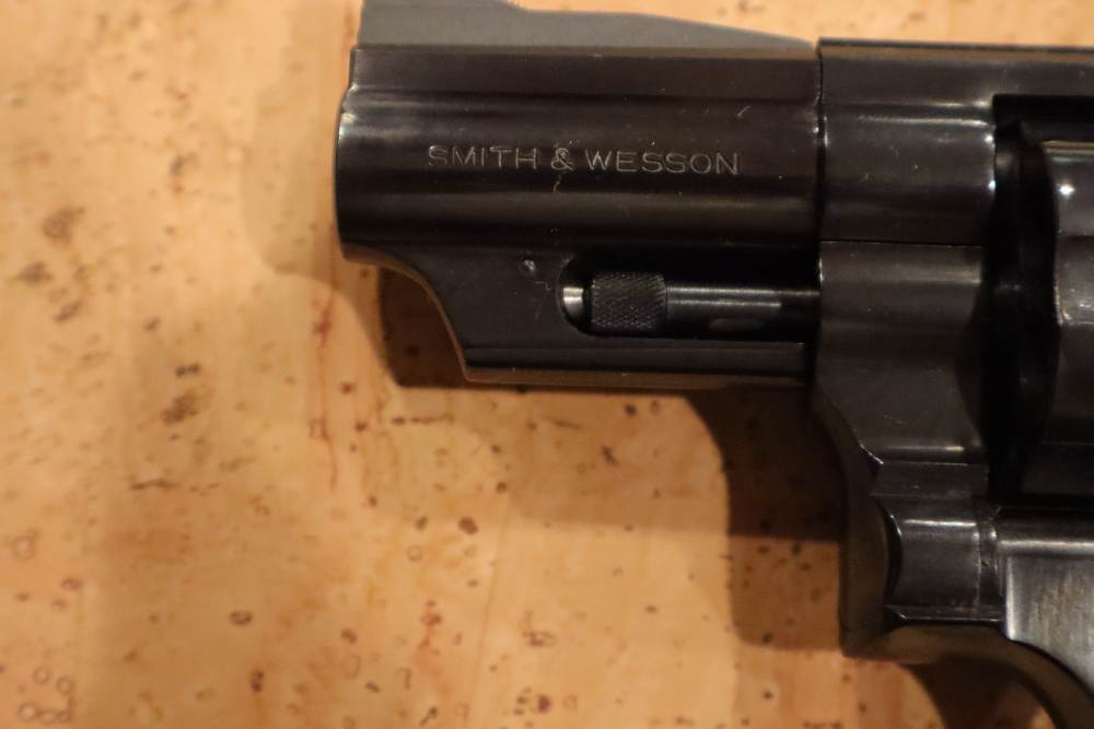 Smith & Wesson  Mod 19  357 mag Excellent condition in Factory Box -img-6