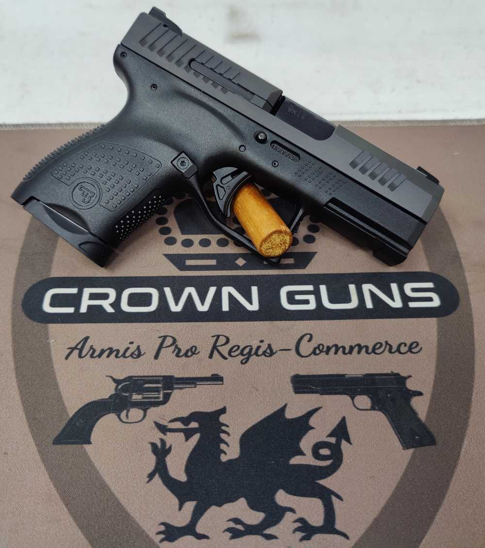 CZ P-10 M in 9mm, with 5 magazines, EXCELLENT-img-1