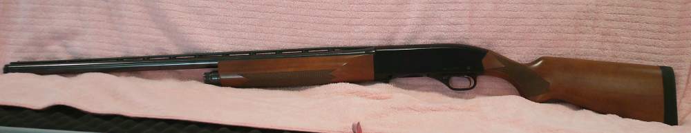 Winchester New Model 1400 Walnut semi-automatic 12-gauge shotgun.-img-1