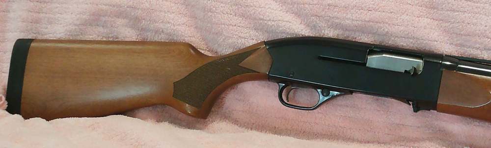 Winchester New Model 1400 Walnut semi-automatic 12-gauge shotgun.-img-6