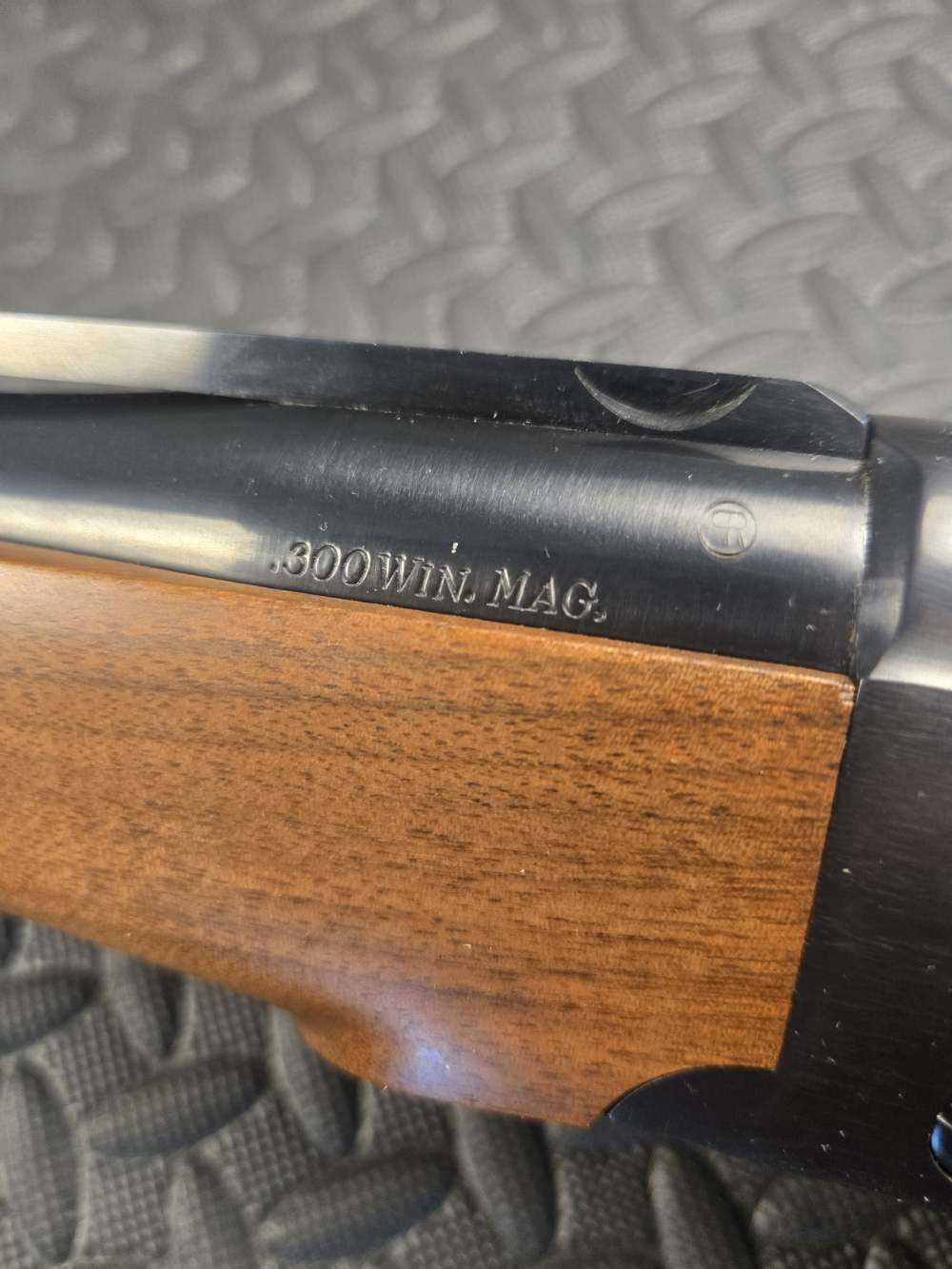 Like new no reserve Ruger No. 1 300 Win Mag falling block-img-5