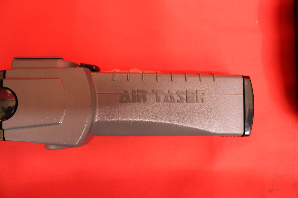Double Less Lethal Weapon Lot  Air Taser And Hero Defense Systems Launcher-img-2
