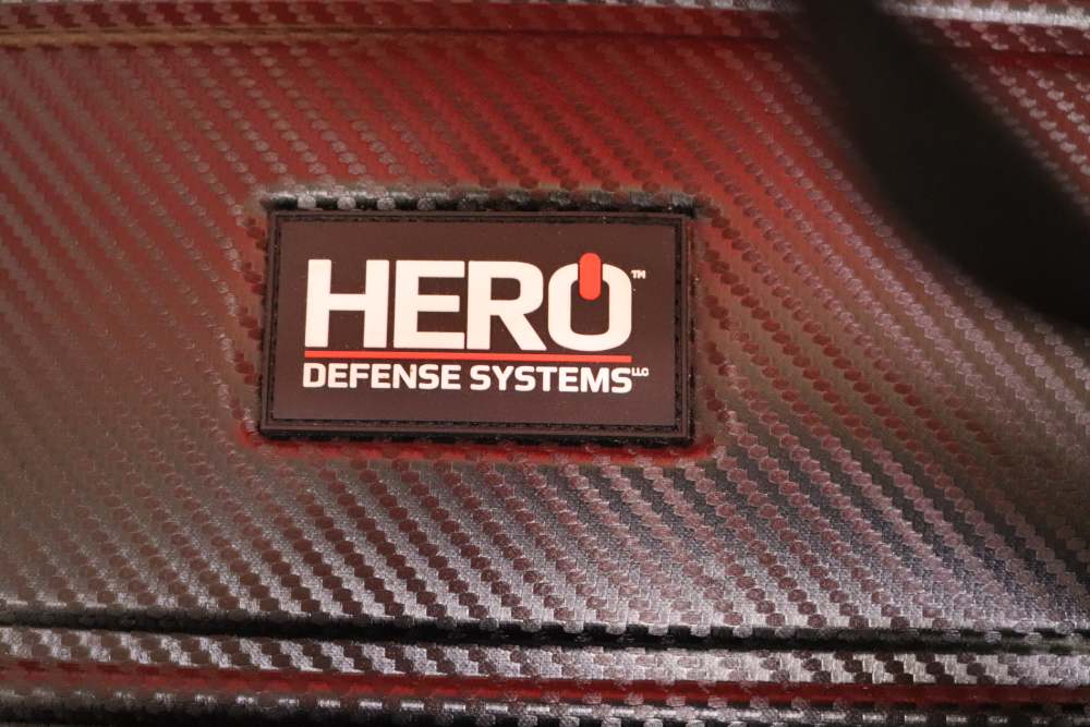 Double Less Lethal Weapon Lot  Air Taser And Hero Defense Systems Launcher-img-5