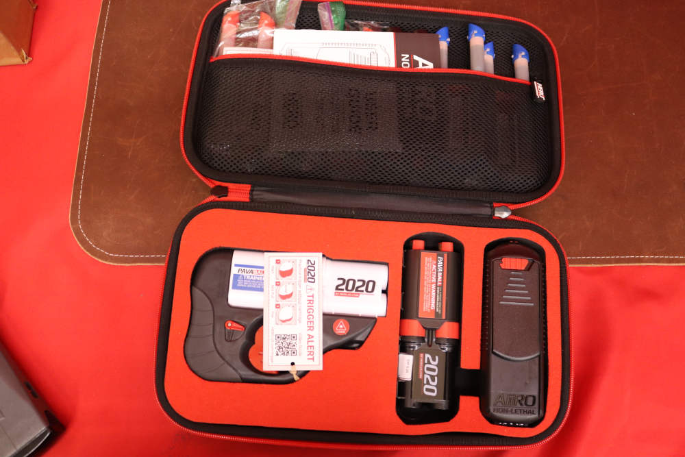 Double Less Lethal Weapon Lot  Air Taser And Hero Defense Systems Launcher-img-4