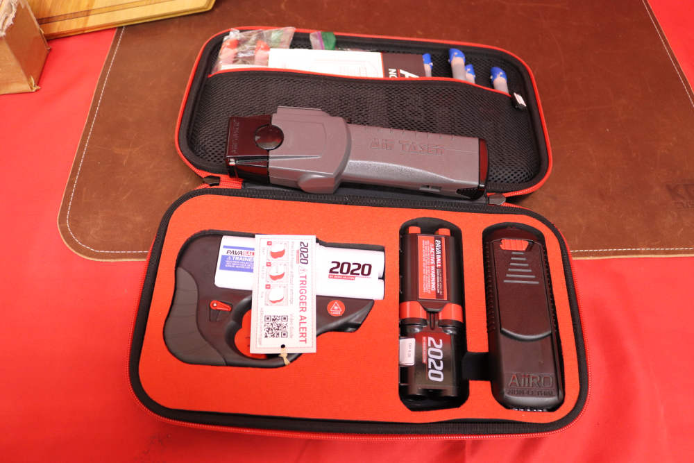 Double Less Lethal Weapon Lot  Air Taser And Hero Defense Systems Launcher-img-0