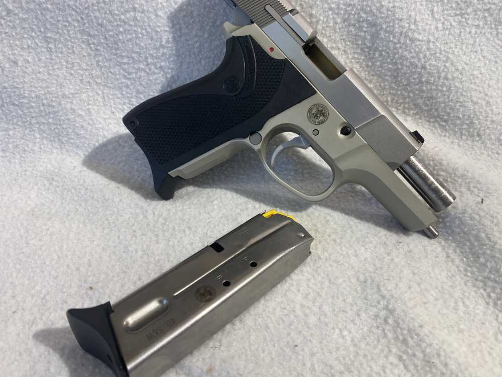 Wow S&W Performance Center 4006 SHORTY FORTY – LEW HORTON – Compact .40-img-19