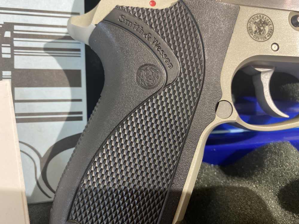 Wow S&W Performance Center 4006 SHORTY FORTY – LEW HORTON – Compact .40-img-2