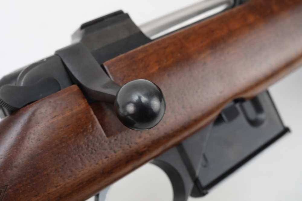 CZ 527 American 17 Remington! LNIB! Walnut! NICE! NO Reserve!-img-45