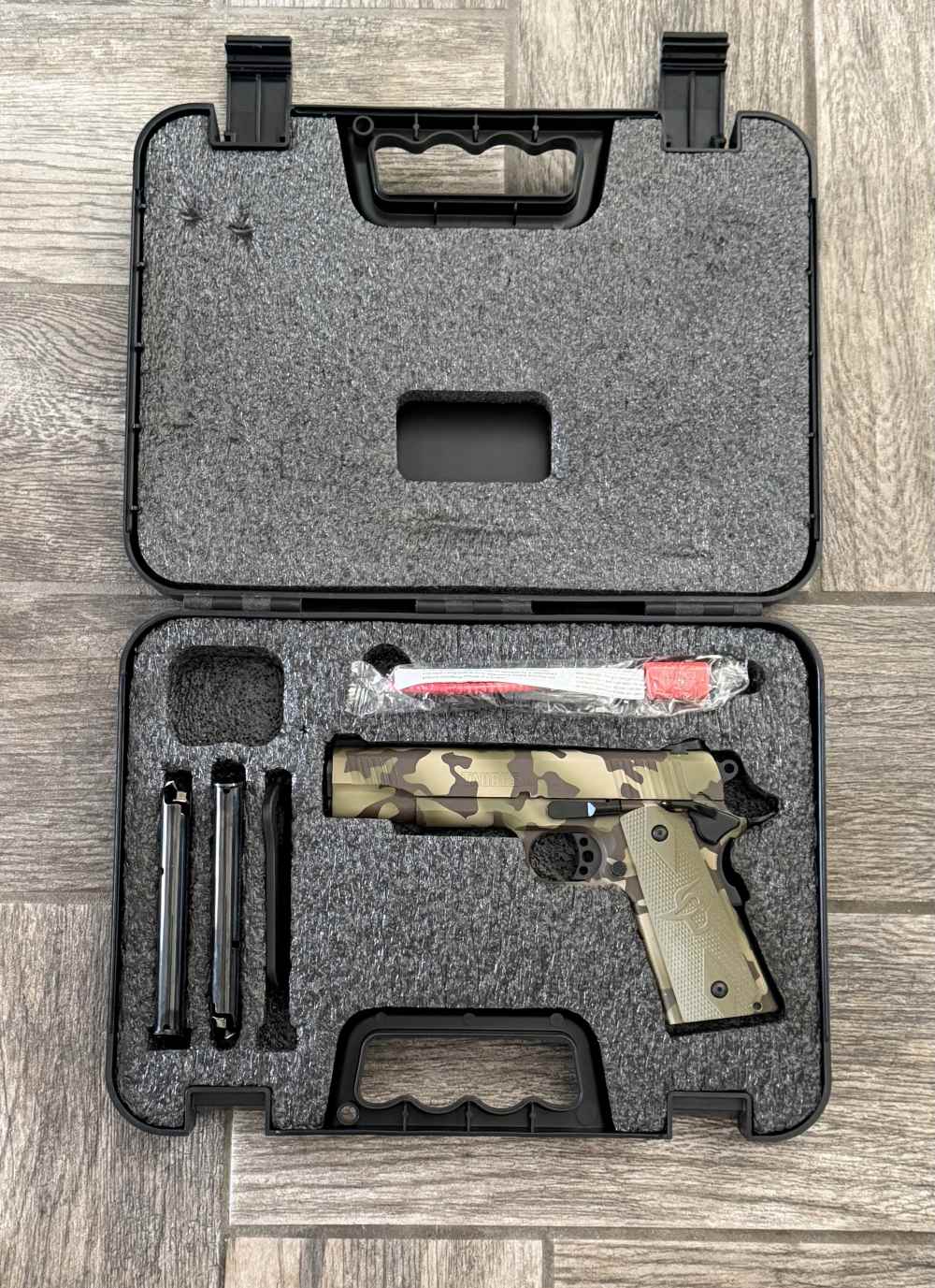 Custom Taurus 1911. 9mm. Camo. -img-1