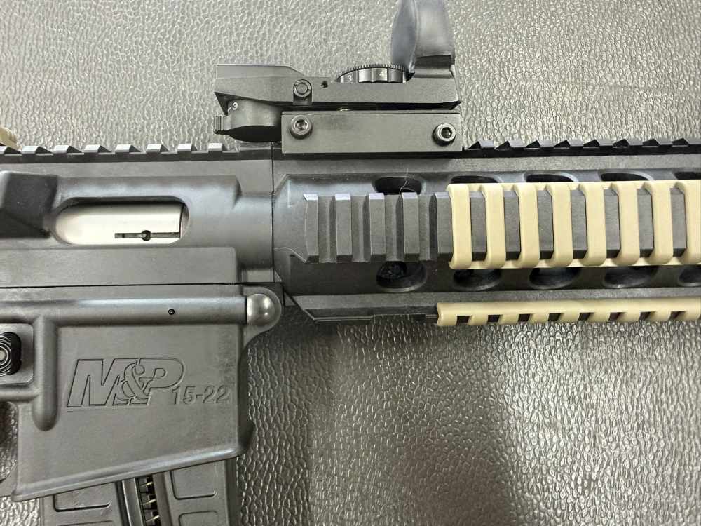 Smith and Wesson M&P15-22 rifle-img-4