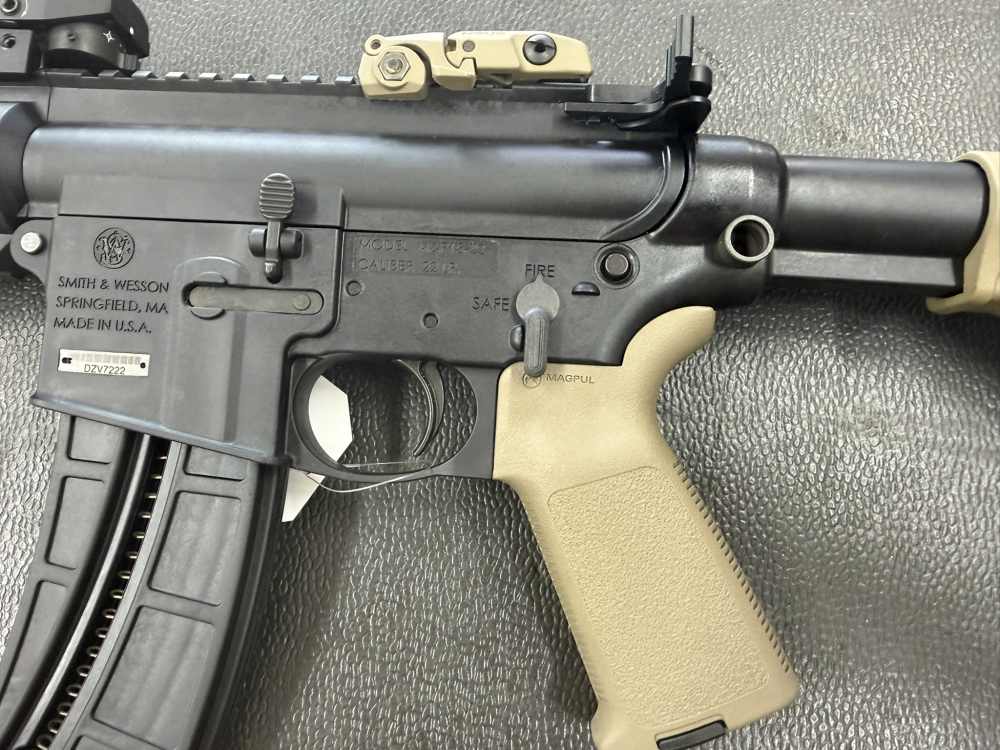 Smith and Wesson M&P15-22 rifle-img-8