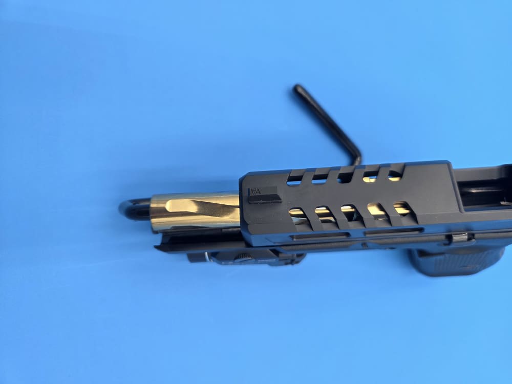 Glock 17 Gen 5 Zaffiri slide Delta Point Pro red dot-img-7