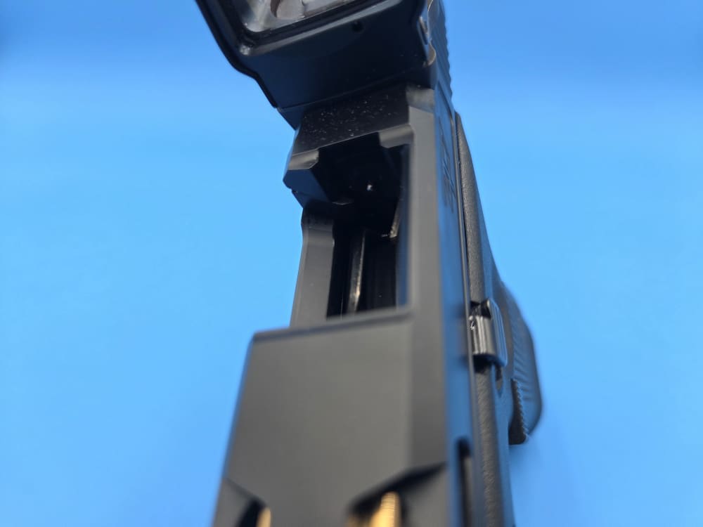 Glock 17 Gen 5 Zaffiri slide Delta Point Pro red dot-img-8