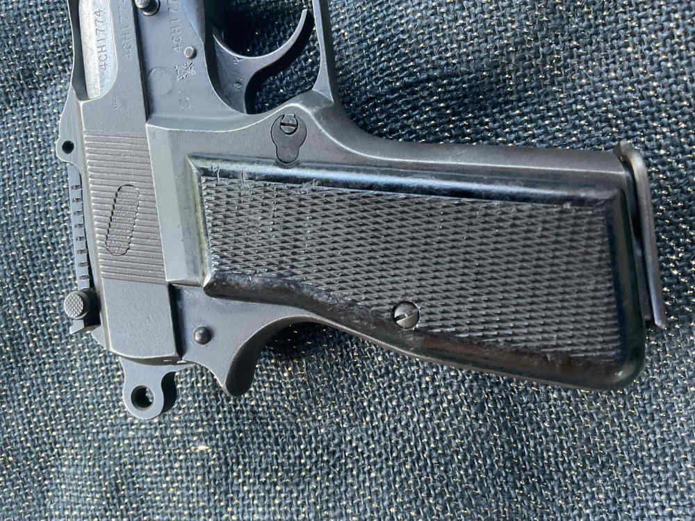 Canadian Inglis Browning Hi Power Chinese Contract Tangent Sight 9mm WWII-img-2
