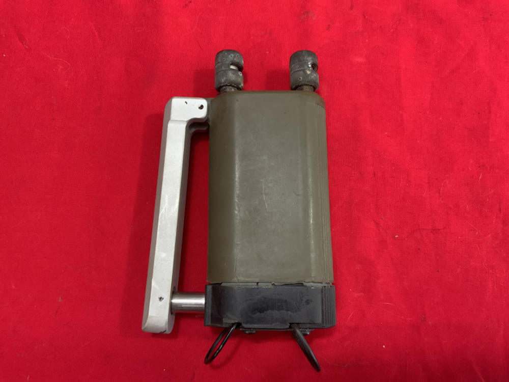 Original U.S. Amy Issue Vietnam War Era M-34 50 Cap Blasting Machine-img-2