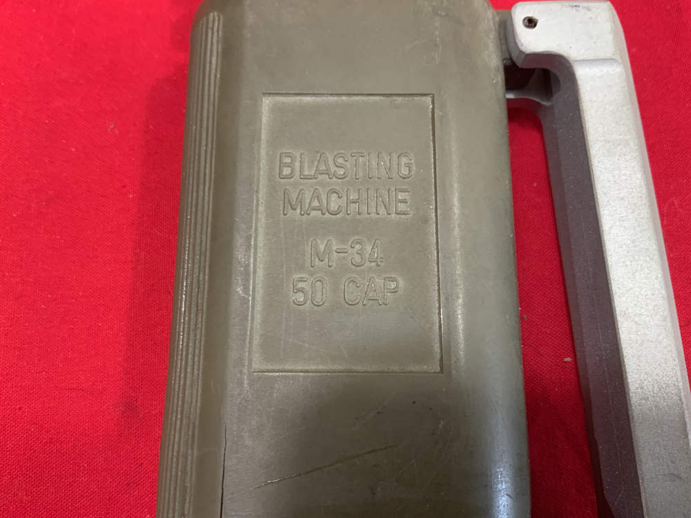 Original U.S. Amy Issue Vietnam War Era M-34 50 Cap Blasting Machine-img-1