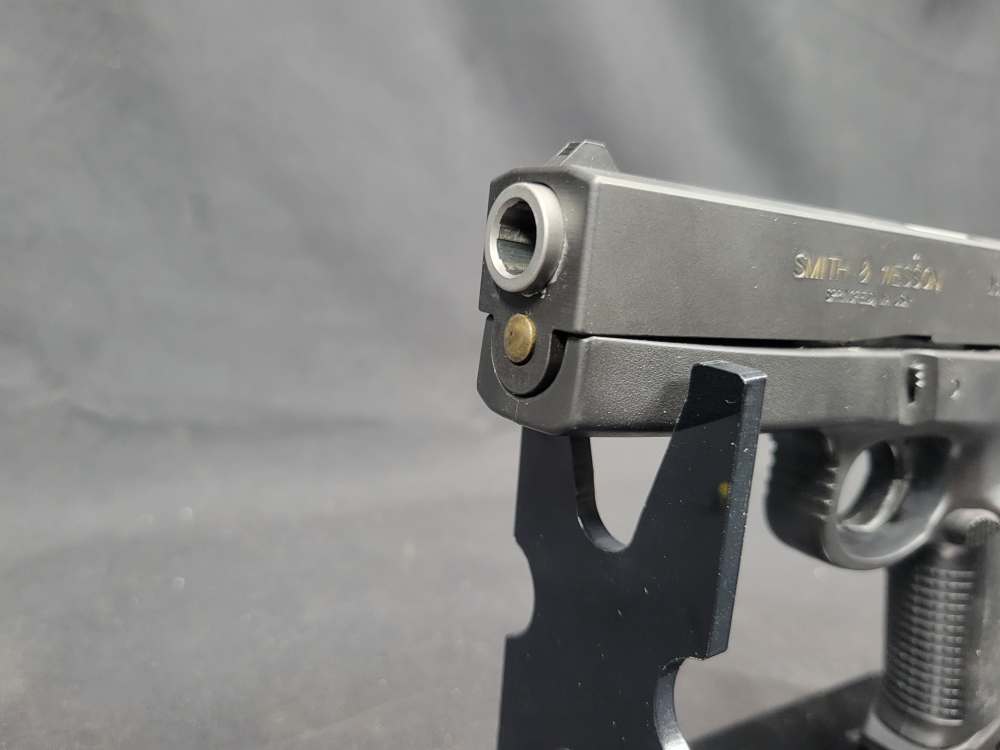 PENNY AUCTION SMITH & WESSON MODEL SW40F .40 S&W 15 RDS-img-2